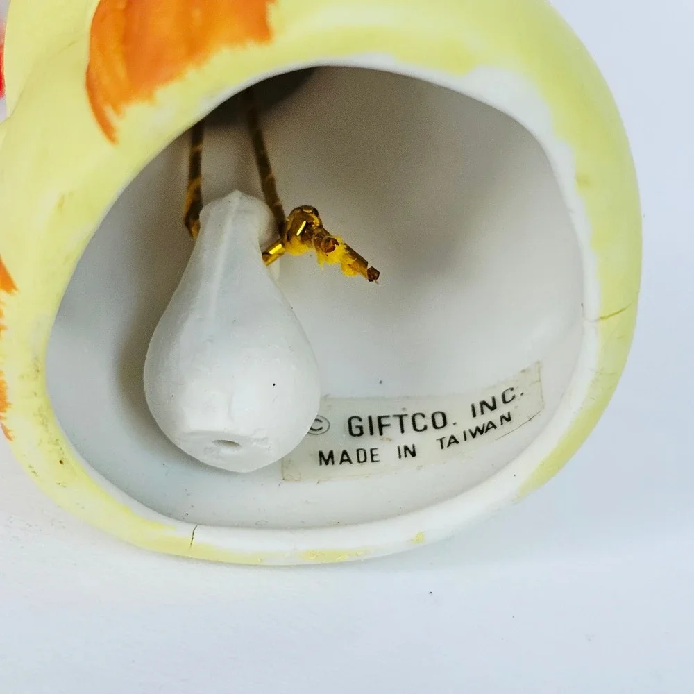 Vintage Yellow Duck Bell Straw Hat Flower Figurine Decor Kitsch Shabby Chic